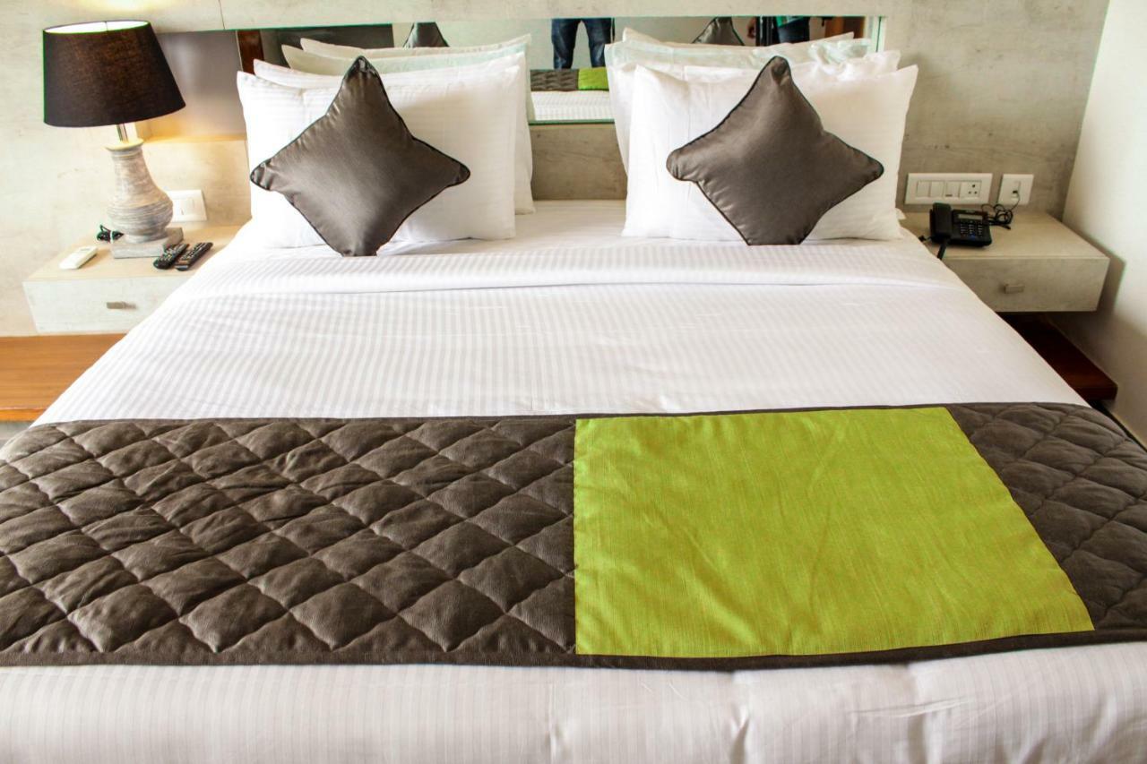 Hotel Shivas Gateway à Devanahalli Extérieur photo