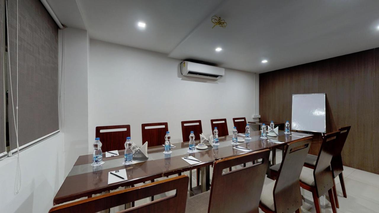 Hotel Shivas Gateway à Devanahalli Extérieur photo